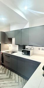 1 bedroom in a flat share to rent - Photo 3