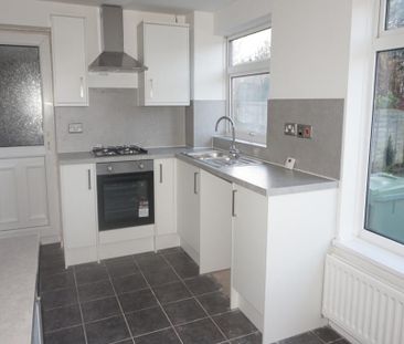 3 bedroom semi-detached house to rent - Photo 6