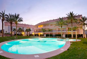 For long-term rent: apartment in Javea, Golden Garden urbanization, with 2 bedrooms and a pool.