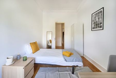 Alameda Dom Afonso Henriques, Lisbon, Lisbon 1000-123 - Photo 5