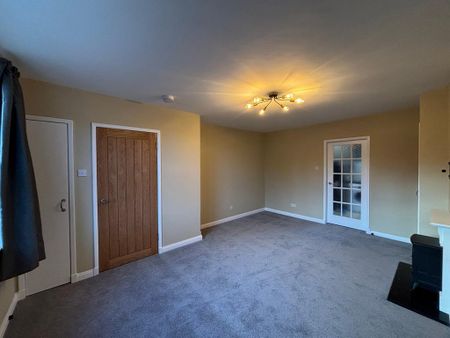 2 bedroom semi-detached house to rent - Photo 2