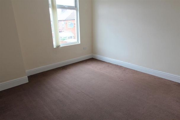 3 bedroom end of terrace house to rent - Photo 1