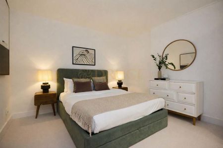 3 bedroom flat to rent - Photo 4