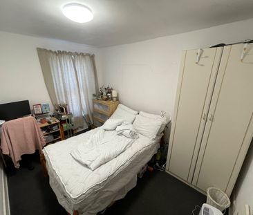 3 Bed Semi-Detached House, Broadlands Road, SO17 - Photo 3