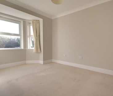 3 bedroom end of terrace house to rent - Photo 3