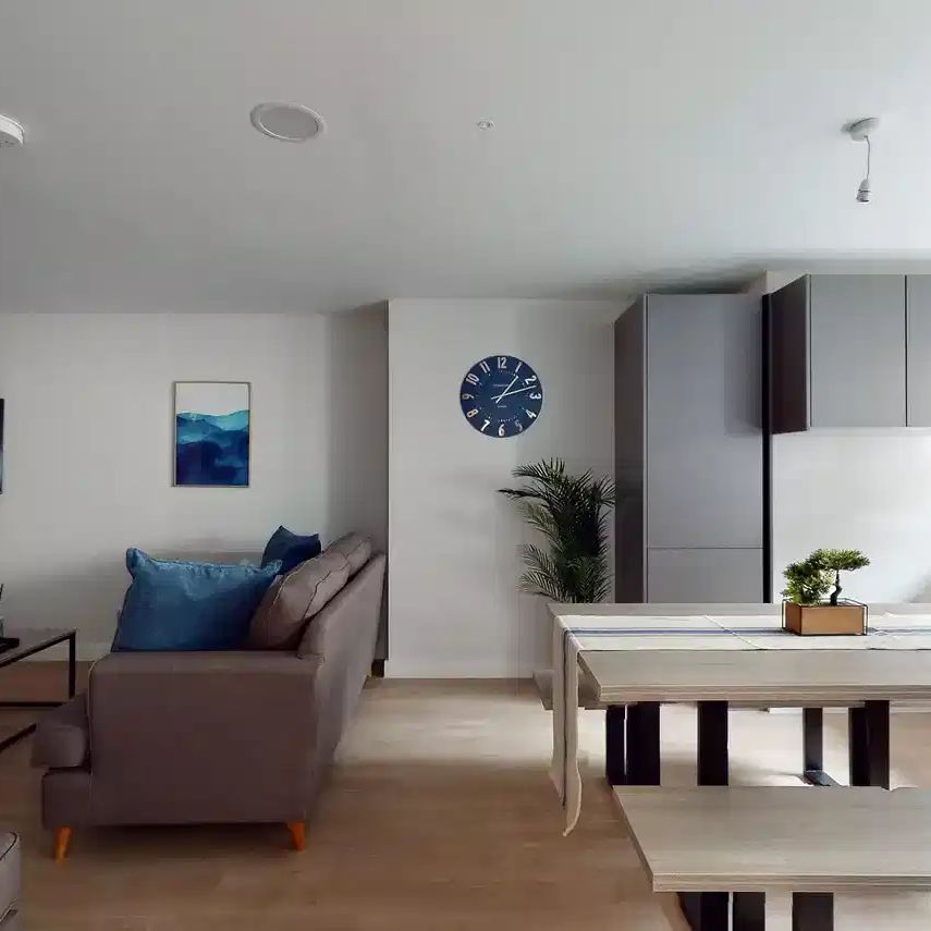 Large Studio - Photo 1