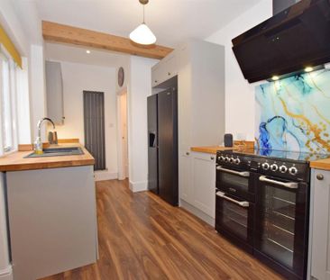 4 bedroom detached bungalow to rent - Photo 4