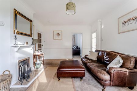 4 bedroom detached bungalow to rent - Photo 3