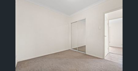 Large Three Bedroom Apartment - Photo 5