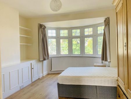 3 bedroom semi-detached house to rent - Photo 5