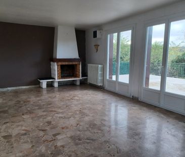 Appartement de 4 pièces de 109 m² avec terrasse, jardin et 2 places... - Photo 3