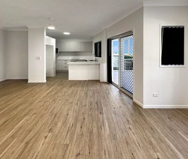 Ground Floor beachfront Apartment - Photo 1