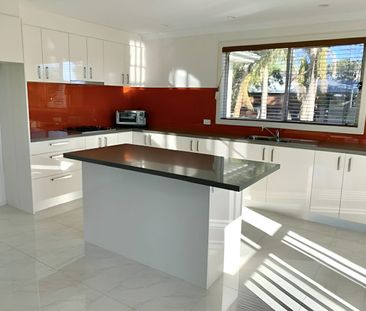 Bright & Air Upper Duplex | $895 Per Week - Photo 6