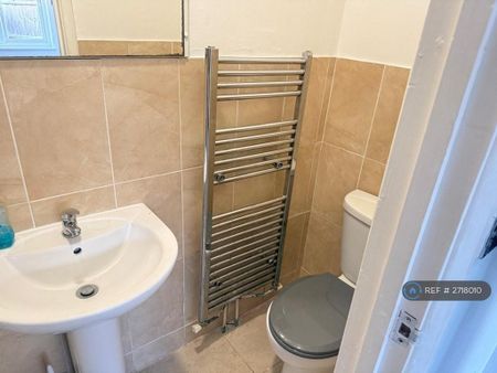 1 bedroom flat to rent - Photo 5