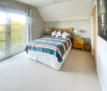 4 bedroom semi-detached house to rent - Photo 3