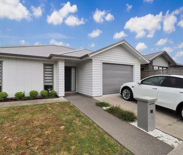 Modern Three-bedroom Home - Photo 5