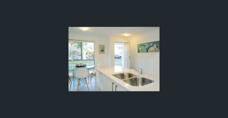 Modern 3 Bedroom Unit in Sought-After River Road Estate - Photo 4