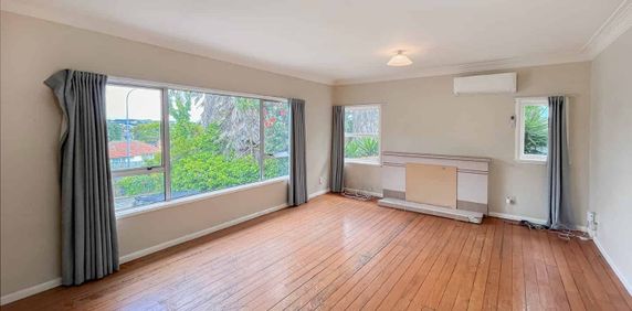 136 Hillsborough Road, Hillsborough, Auckland - Photo 2