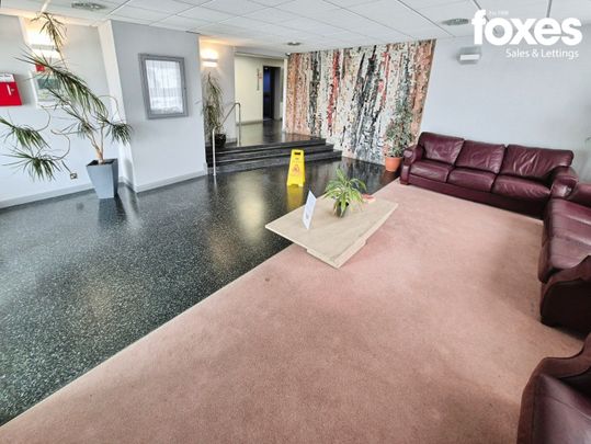 2 bed flat to rent in Tower Court, 14 West Cliff Road, Bournemouth, Dorset, BH2 5HA - Photo 1