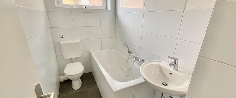 Renovierte 3-Zimmer-EG-Wohnung mit Tageslichtbad! - Foto 1