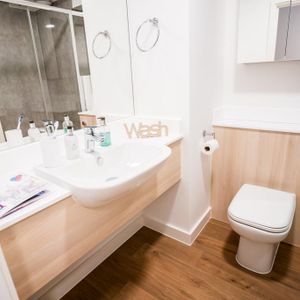 1 bedroom private hall to rent - Photo 3