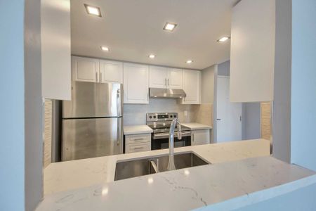 For Lease - 1001 Cedarglen Gate Unit# 420, Mississauga, Ontario - Photo 5