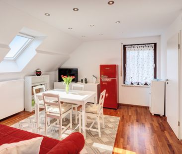 Newly furnished self-contained attic apartment - Photo 1