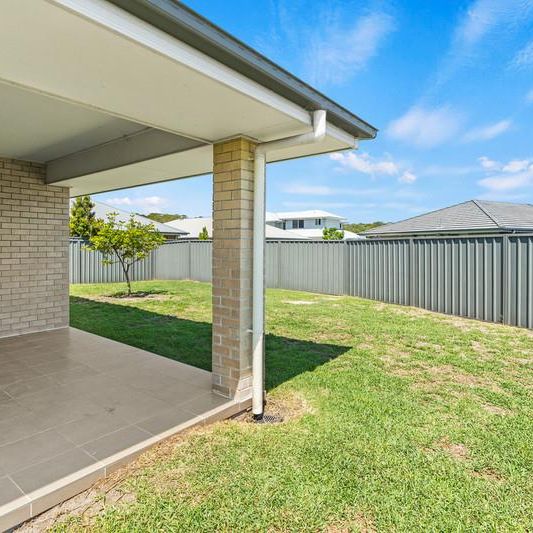 18 Fin Street, Fern Bay NSW 2295 - House For Rent | Domain - Photo 1