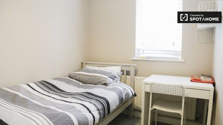 Bed for rent in 4-bedroom house in Stoneybatter, Dublin - Photo 2