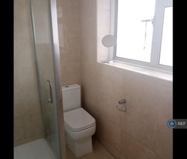 4 bedroom end of terrace house to rent - Photo 6