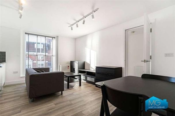 High Street, Barnet, EN5 - Photo 1