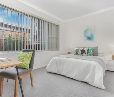 Modern two-bedroom apartment with private entry - Photo 5