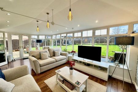 Shelley Crescent - Photo 4