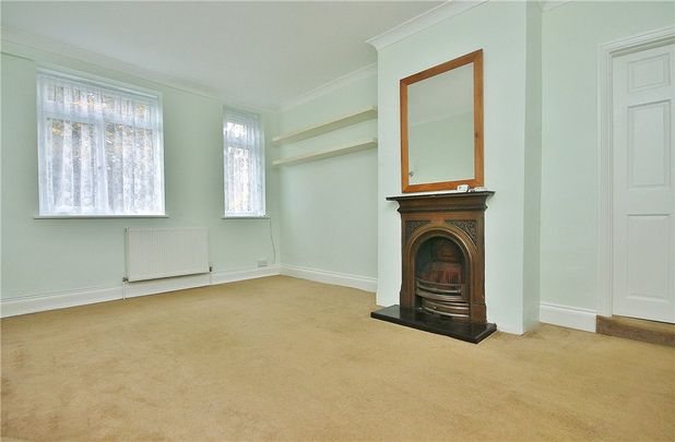 Moor Lane, Staines-upon-Thames, Surrey, TW18 4YW - Photo 1