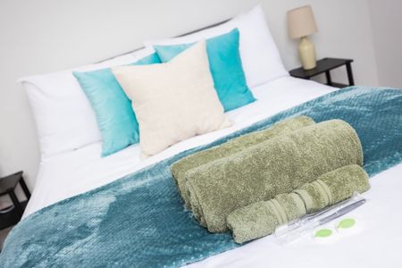 3 Bed Flat, Devonport Road, W12 - Photo 4