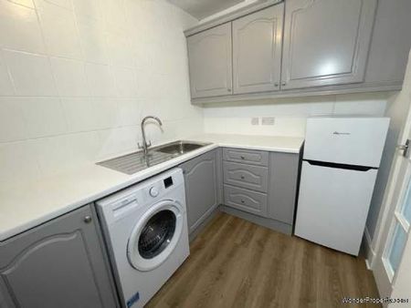 2 bedroom property to rent in Renfrew - Photo 2