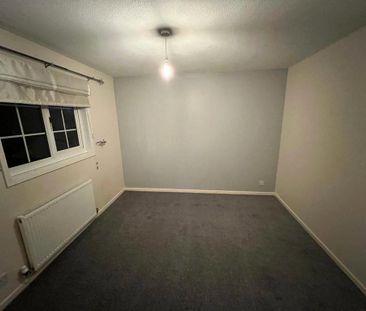 3 bedroom end of terrace house to rent - Photo 6