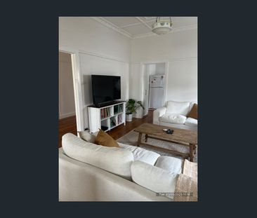 BEAUTIFUL PERIOD STYLE HOME - Photo 1