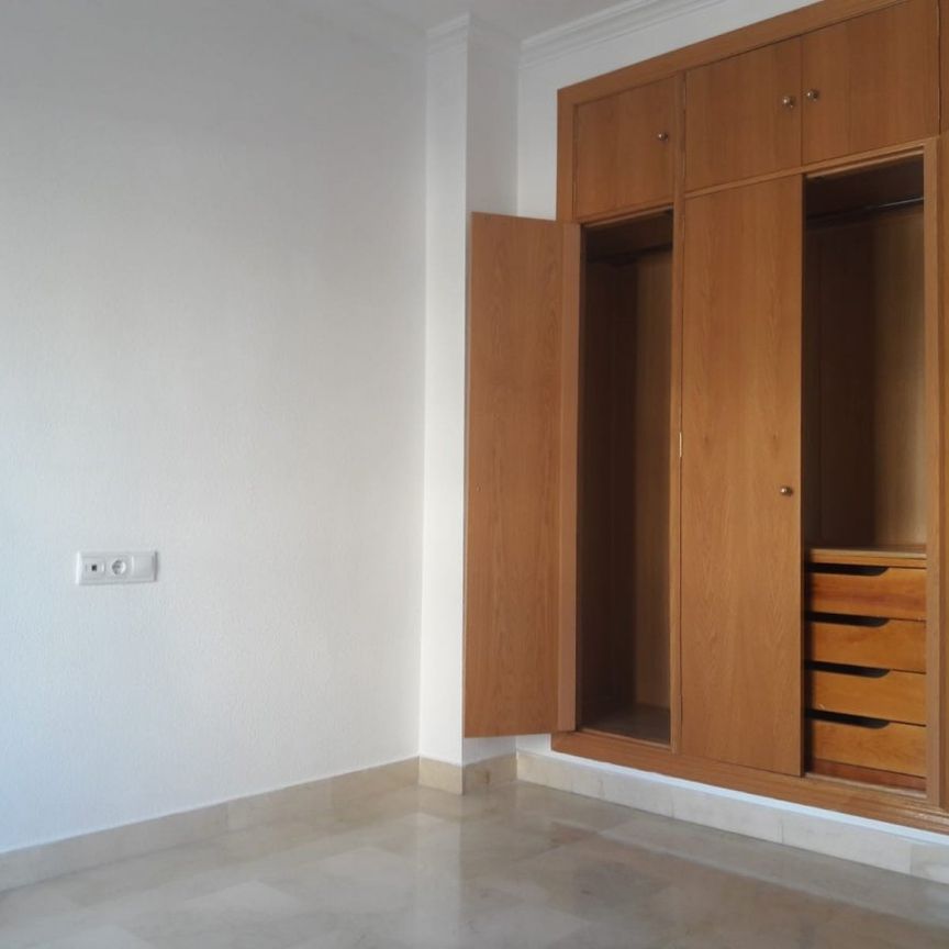 Flat - Sevilla (San Bernardo-Buhaira-Huerta del Rey) - Photo 1