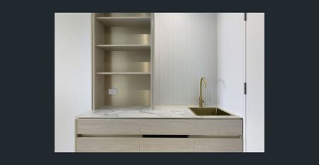 Now Leasing – Studio Apartment in Prime Southport Location - Photo 4