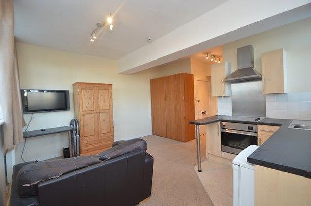 Studio to rent - Photo 1