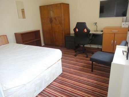 4 bedroom house share to rent - Photo 3