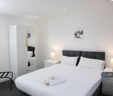 1 bedroom in a house share to rent - Photo 4