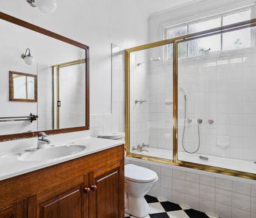 Spacious Family Home - Photo 1