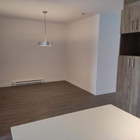 2 CH - 1 SDB - Laval - $2,250 /mo - Photo 1