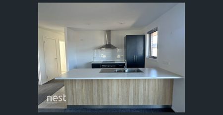 Modern Family Home in Olive Grove Estate - Photo 3