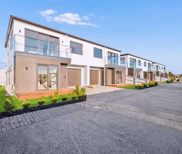 Modern 4-Bedroom Homes - 42 Jellicoe Avenue - Photo 3