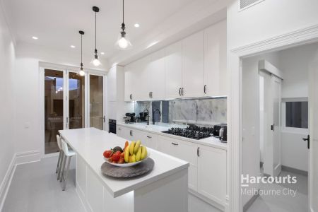 Beautiful Victorian Family Home! - Photo 4