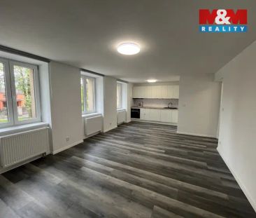 Pronájem bytu 1+kk, 72 m - Photo 1