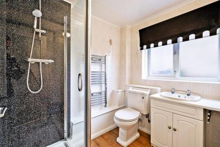 3 bedroom semi-detached house to rent - Photo 2